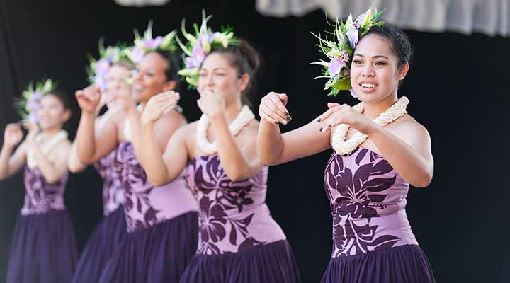 polynesian dancers performing