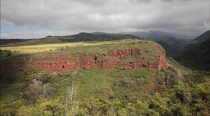 view of Kaui canyon and mountainside on a gloomy day