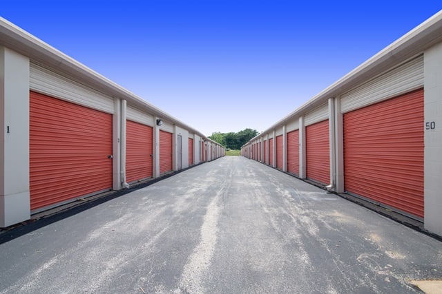 20×10 Public Storage: Garage in St Louis, MO 11580 Page Service Drive St Louis, Missouri 2