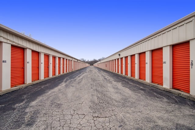 30×10 Garage in Alsip, IL 4849 W 115th Street Alsip, Illinois 2