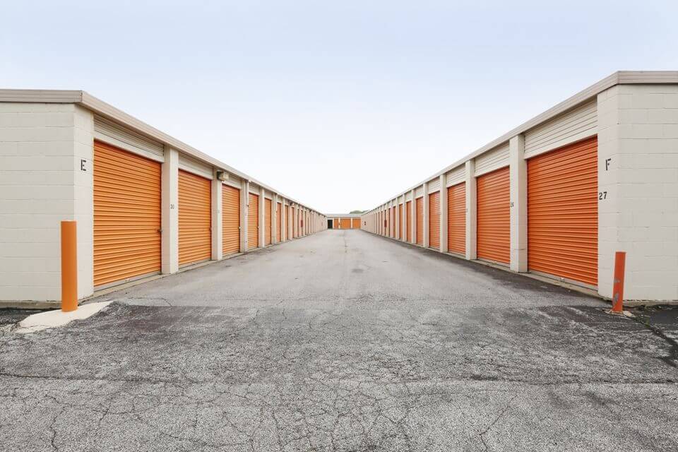 30×10 Self Storage Unit in Alsip, IL 12730 S Pulaski Road Alsip, Illinois 2