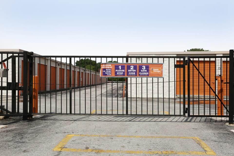 Public Storage  12730 S Pulaski Road in Alsip, IL