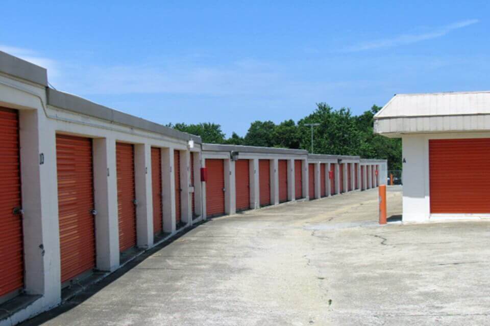 20×10 Public Storage: Self Storage Unit in Raleigh, NC 3500 Maitland Drive Raleigh, North Carolina 2