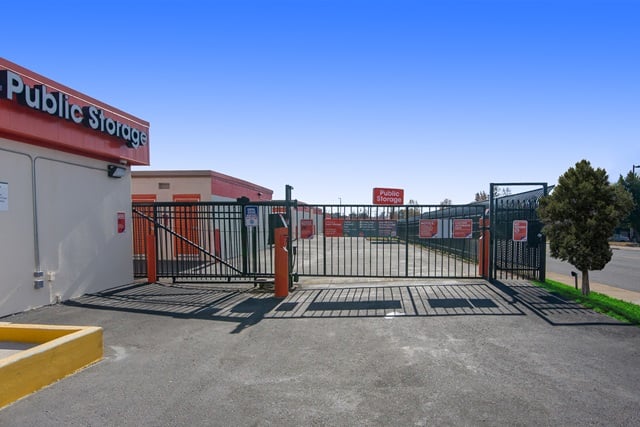 Public Storage  4329 South Blvd in Charlotte, NC
