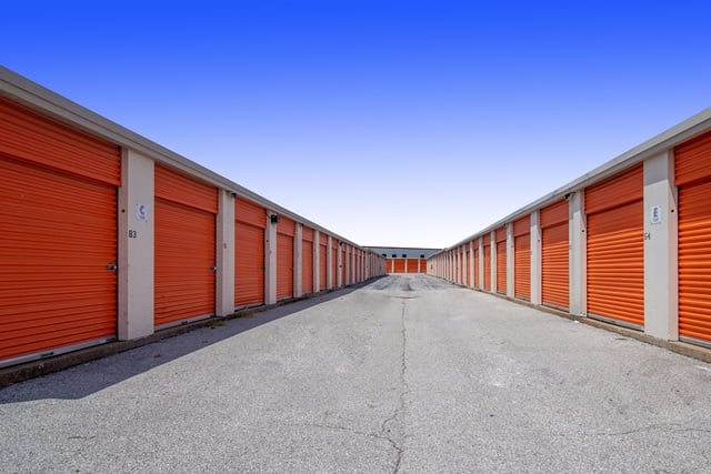 10×20 Garage in St Louis, MO 4653 World Parkway Circle St Louis, Missouri 2