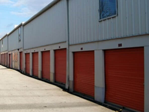 25×10 Public Storage: Garage in Upper Darby, PA 8401 Lansdowne Ave Upper Darby, Pennsylvania 2