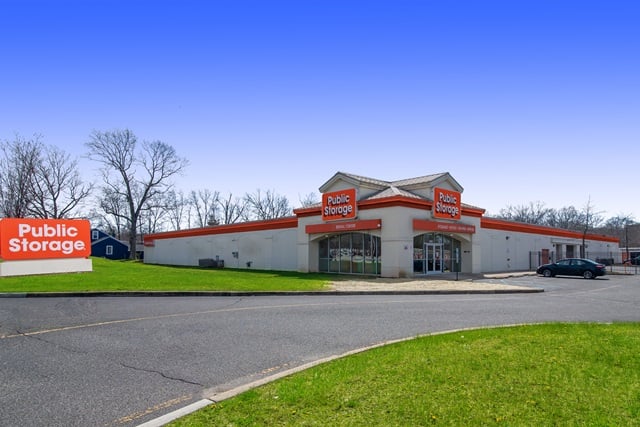 Self Storage Units Near 1070 US Hwy 9 at Public Storage Howell