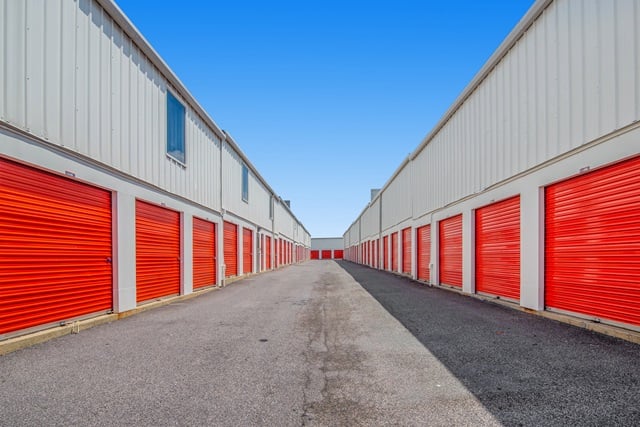 35×10 Garage in Philadelphia, PA 6225 Oxford Ave Philadelphia, Pennsylvania 2