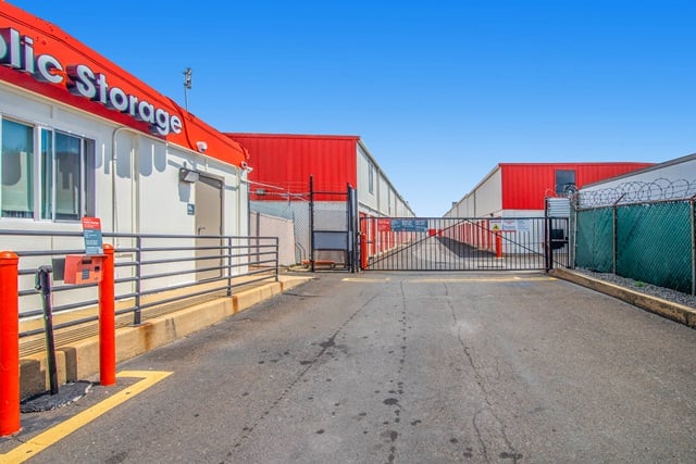 Public Storage  6225 Oxford Ave in Philadelphia, PA