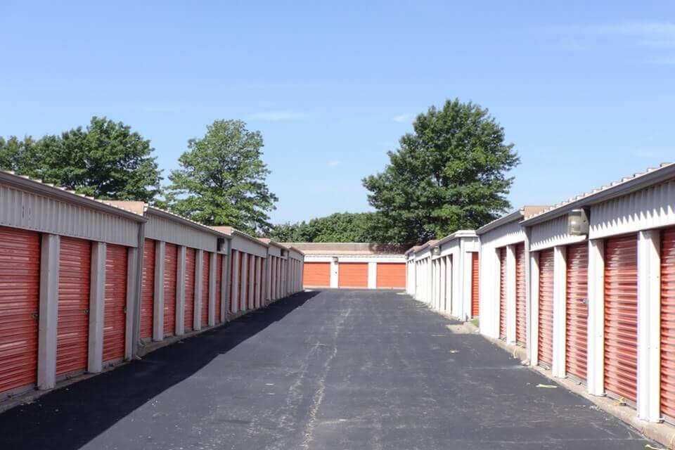 30×10 Public Storage: Garage in Overland Park, KS 11230 Mastin Street Overland Park, Kansas 2