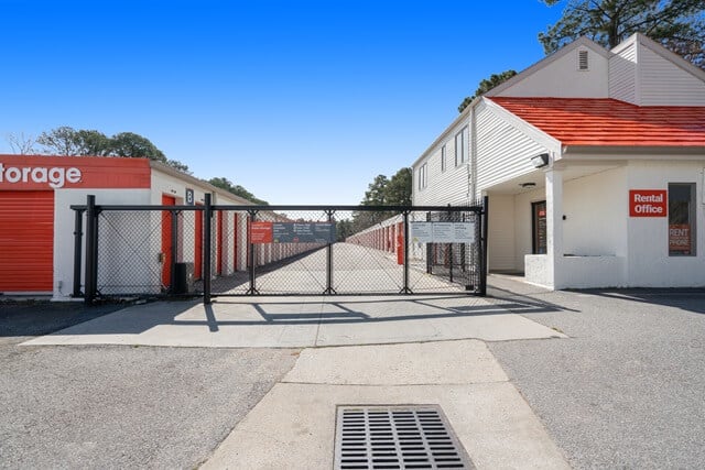 Public Storage 3281 Western Branch Blvd in Chesapeake, VA