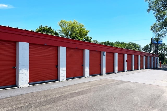 20×10 Public Storage: Parking Lot in Winfield, IL 28W650 Roosevelt Road Winfield, Illinois 2