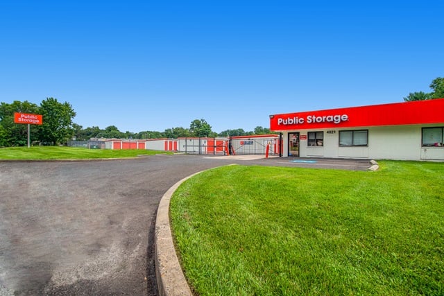 20 x 10 Public Storage: Self Storage Unit in Aston, Pennsylvania