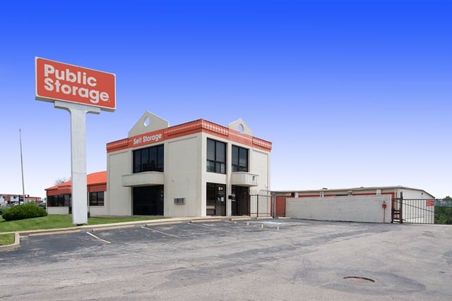 20×10 Public Storage: Garage in Valley Park, MO 831 Meramec Station Road Valley Park, Missouri