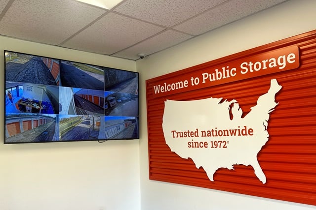 Public Storage  1550 North Lindbergh Blvd in St Louis, MO