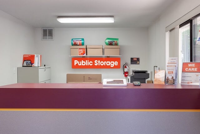 Public Storage in Gaithersburg, MD  370 Christopher Ave 3