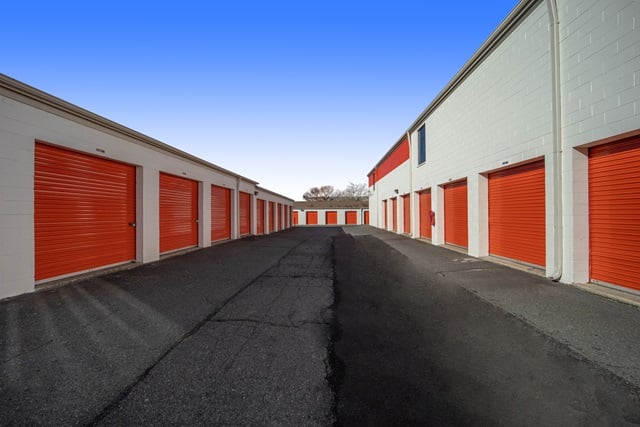 20×10 Public Storage: Garage in Falls Church, VA 5819 Columbia Pike Falls Church, Virginia 2