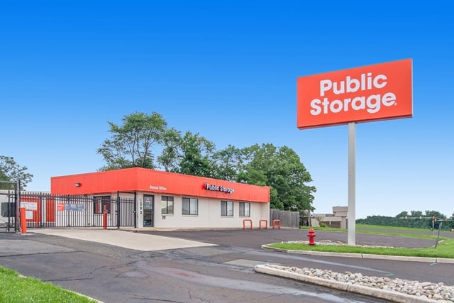 30×10 Public Storage: Garage in Maple Shade, NJ 593 Route 38 West Maple Shade, New Jersey