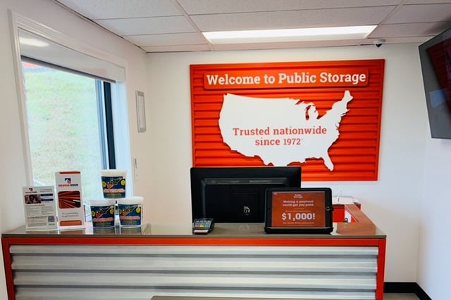 Belton, MO, SelfStorage Near 15505 S 71 Highway 18447264531 I