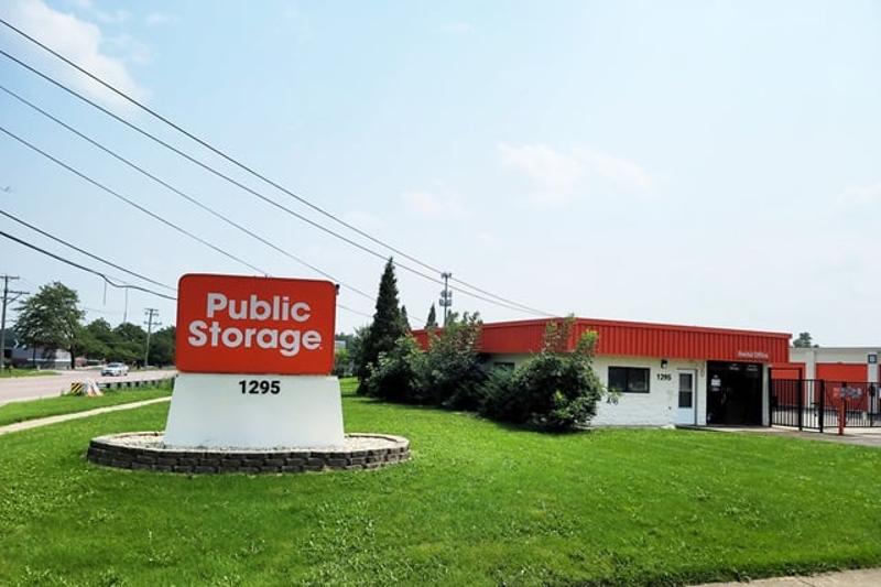 Public Storage - Roselle at 1295 W Lake Street, Roselle, IL