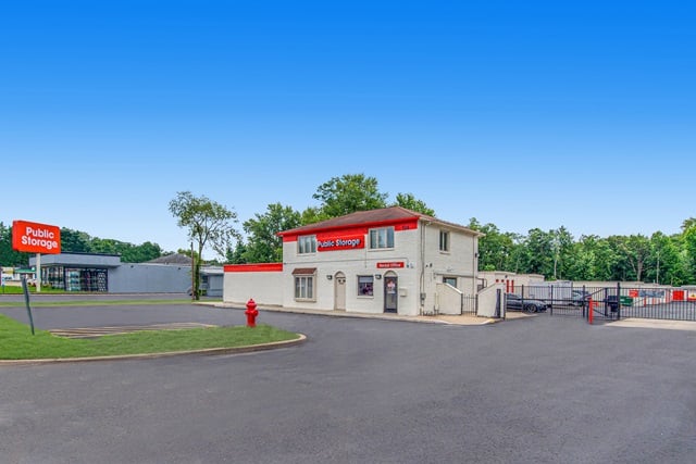 24×16 Public Storage: Garage in Maple Shade, NJ