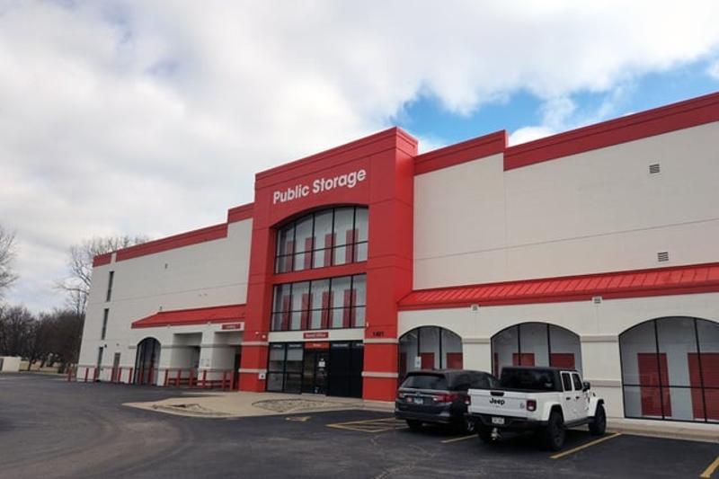 Public Storage at 1401 N Green Bay Rd, Waukegan, IL