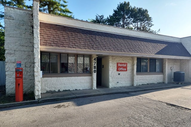 30×10 Public Storage: Garage in Upper Arlington, OH 4780 Arlington Centre Blvd Upper Arlington, Ohio