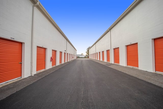 20×10 Public Storage: Garage in Alexandria, VA 401 S Pickett Street Alexandria, Virginia 2