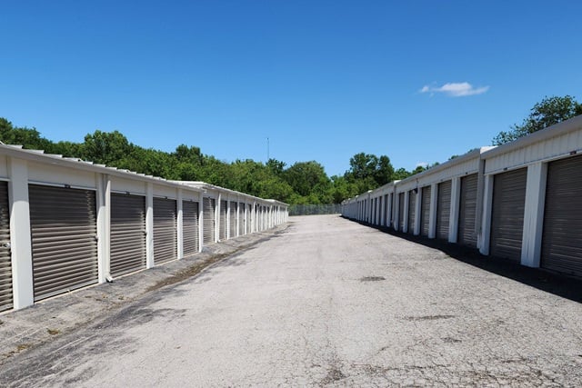 Shawnee, KS, SelfStorage Near 6855 Hedge Lane Terrace 18447264531