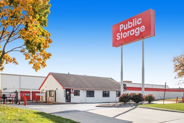 30×10 Public Storage: Garage in Allen Park, MI 3650 Enterprise Drive Allen Park, Michigan