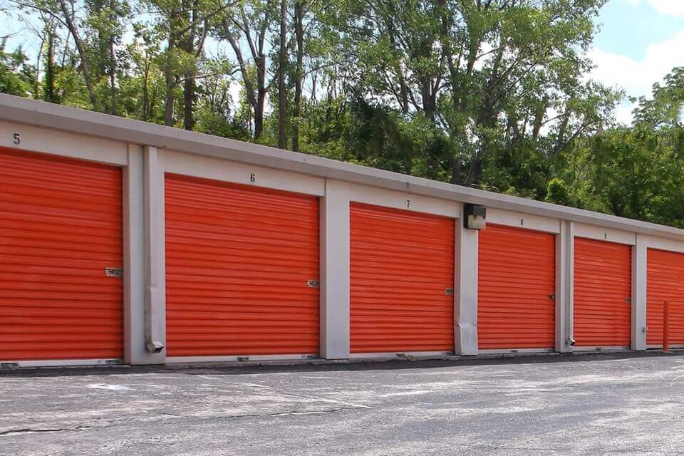 25×10 Public Storage: Parking Lot in Kansas City, KS 6600 State Ave Kansas City, Kansas 2