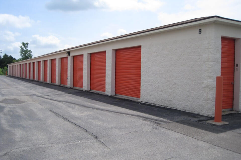 25×10 Public Storage: Parking Lot in Fort Wayne, IN 5519 Illinois Road Fort Wayne, Indiana 2