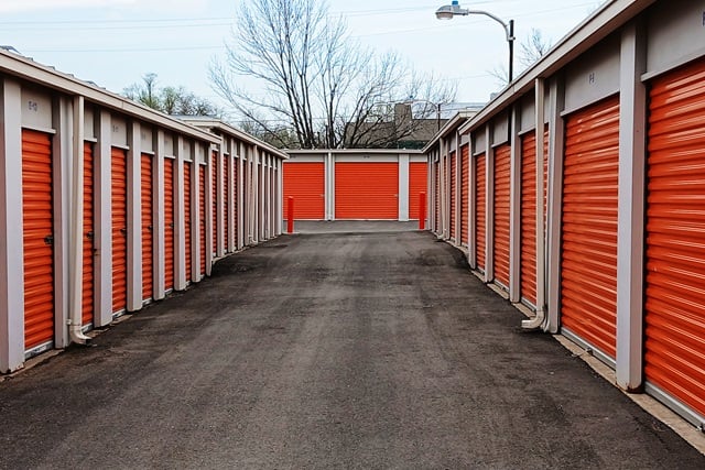 Lawrence, KS, SelfStorage Near 2223 Haskell Ave 18447264531 I