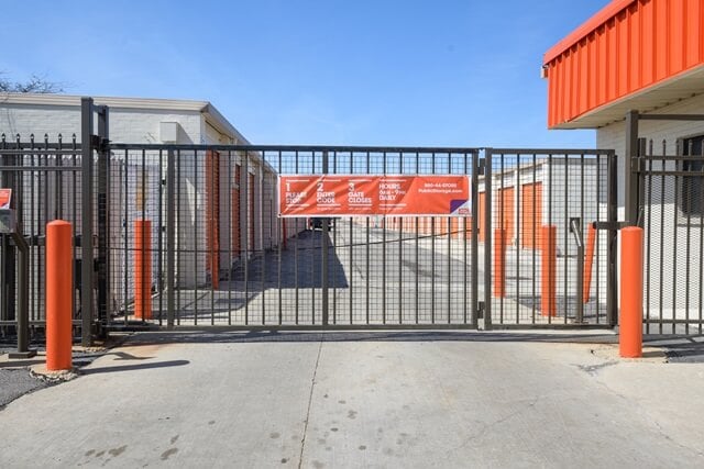Public Storage  556 North York Road in Chicago, IL