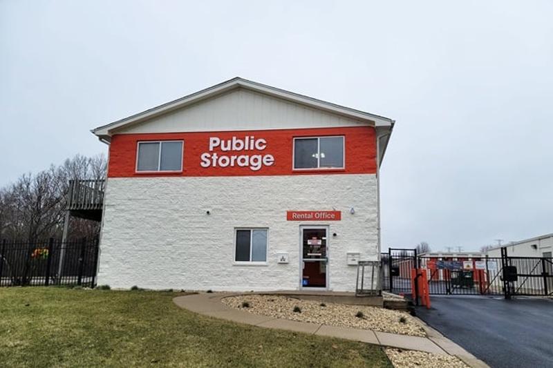 Public Storage at 1300 E Chicago St, Elgin, IL
