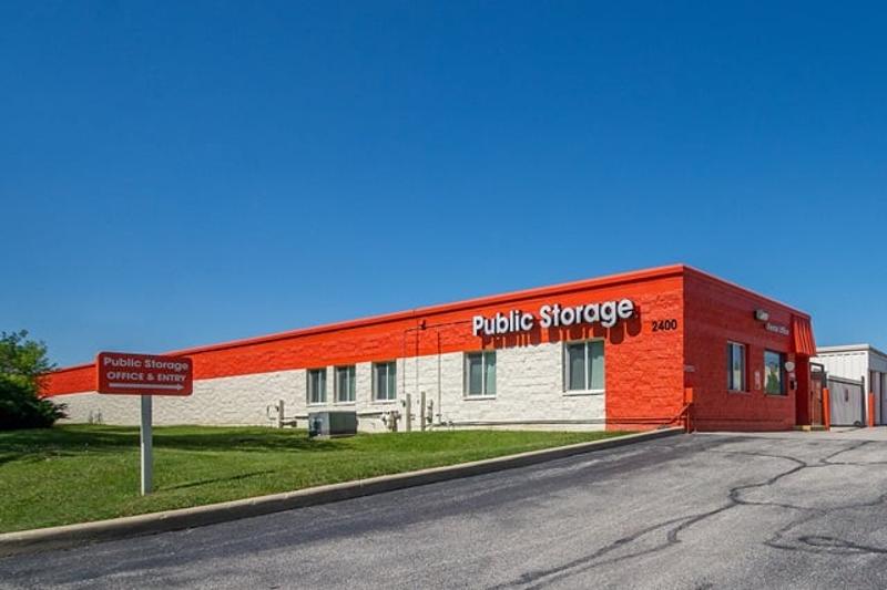 Public Storage at 2400 Palmer Dr, Schaumburg, IL