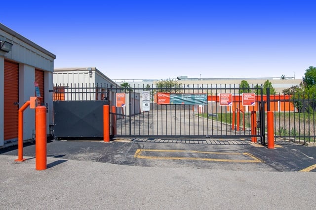 Public Storage  2400 Palmer Drive in Schaumburg, IL