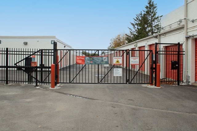 Public Storage  903 E Algonquin Road in Elk Grove Village, IL