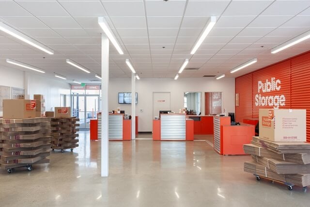 Public Storage in Los Angeles, CA  6840 Santa Monica Blvd 3