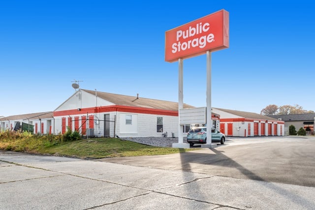 25×10 Public Storage: Garage in Fort Wayne, IN 1801 W Coliseum Blvd Fort Wayne, Indiana