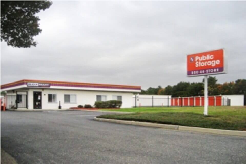 20×10 Public Storage: Garage in Brick, NJ 96 Brick Blvd Brick, New Jersey