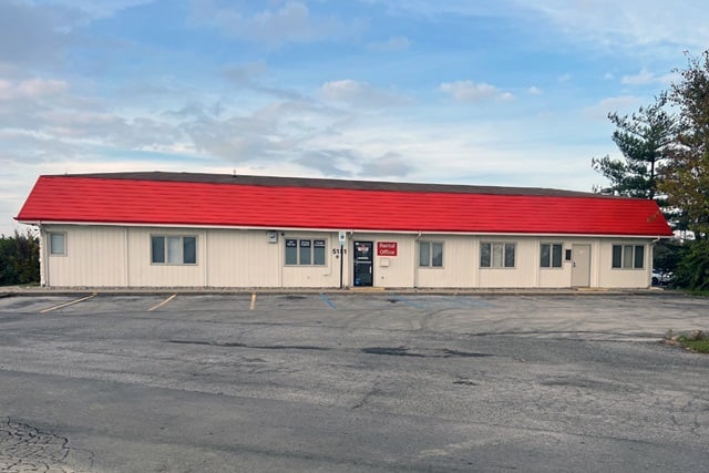 18×10 Public Storage: Garage in Indianapolis, IN 5151 Pike Plaza Indianapolis, Indiana