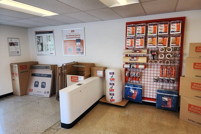 Public Storage in Chicago, IL  4072 N Broadway Street 3