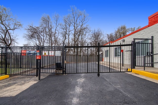 Public Storage  7050 Old Waterloo Road in Elkridge, MD
