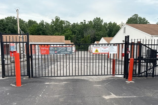 Public Storage  5020 Bluffton Road in Fort Wayne, IN