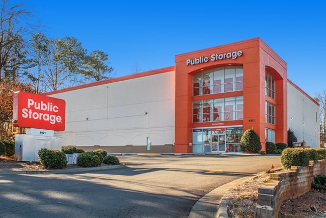 20×10 Public Storage: Self Storage Unit in Raleigh, NC 6921 Glenwood Ave Raleigh, North Carolina