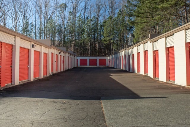 20×10 Public Storage: Self Storage Unit in Raleigh, NC 6921 Glenwood Ave Raleigh, North Carolina 2