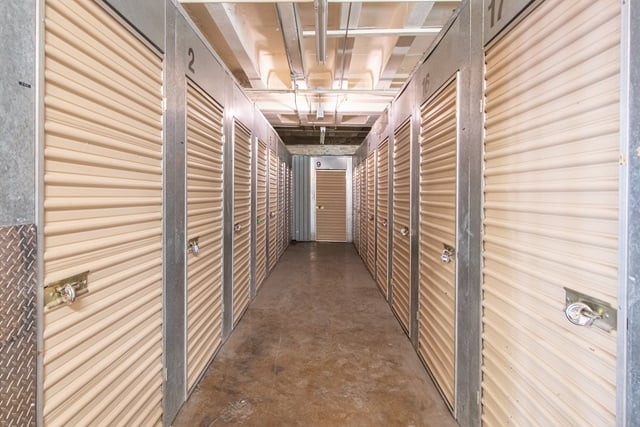 Public Storage in Chicago, IL  5733 North Broadway St 2
