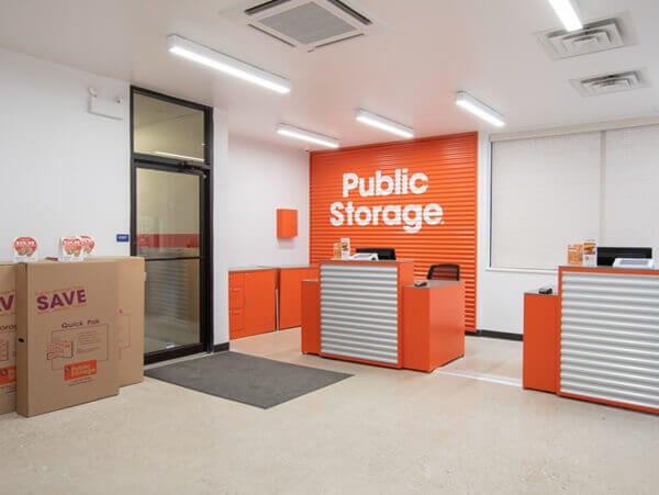 Public Storage in Chicago, IL  5643 N Broadway St 3
