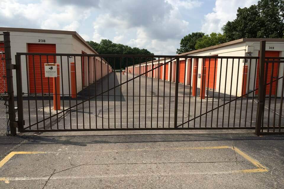 Public Storage  5505 Elmwood Ave in Indianapolis, IN